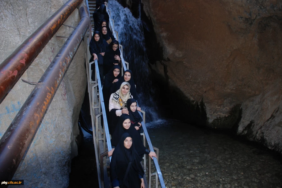 برگزاری اردوی توجیهی یک روزه دانشجویان جدید الورود پردیس کوثر یاسوج در آبشار یاسوج 9