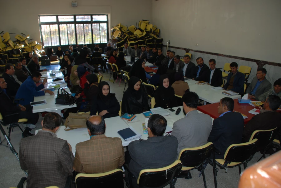 برگزاری کارگاه آموزشی هم اندیشی معلمان باتجربه کلاسهای چند پایه با دانشجویان پردیس کوثر یاسوج  3