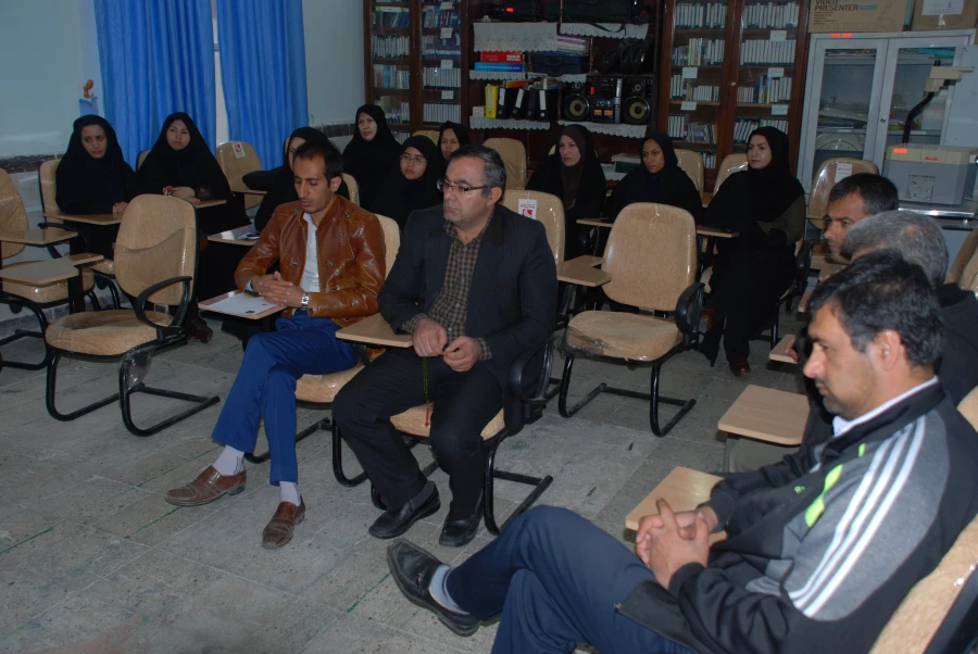 برگزاری کارگاه آشنایی با اطفاء حریق واصول آتش نشانی در پردیس کوثر یاسوج 3