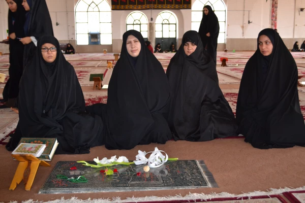 تجدید میثاق کارکنان ، مدرسان ودانشجویان پردیس کوثر با آرمانهای شهدا 3