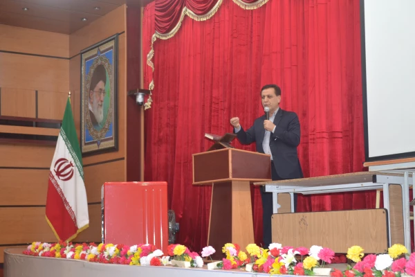 بسمه تعالی
جلسه پرسش وپاسخ دانشجویان پرد یس های  کوثر و شهید ایزد پناه یاسوج با دکترخسرو نظری سرپرست جدید امور پردیس های دانشگاه فرهنگیان استان کهگیلویه و بویر احمد               
 2