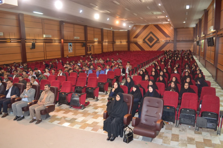 بسمه تعالی
جلسه پرسش وپاسخ دانشجویان پرد یس های  کوثر و شهید ایزد پناه یاسوج با دکترخسرو نظری سرپرست جدید امور پردیس های دانشگاه فرهنگیان استان کهگیلویه و بویر احمد               
 5