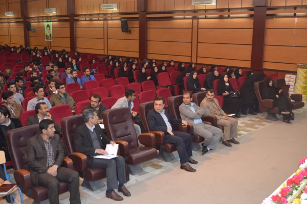 بسمه تعالی
جلسه پرسش وپاسخ دانشجویان پرد یس های  کوثر و شهید ایزد پناه یاسوج با دکترخسرو نظری سرپرست جدید امور پردیس های دانشگاه فرهنگیان استان کهگیلویه و بویر احمد               
 7