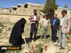 غرس نهال در حیاط ساختمان شماره 2 پرددیس کوثر 8