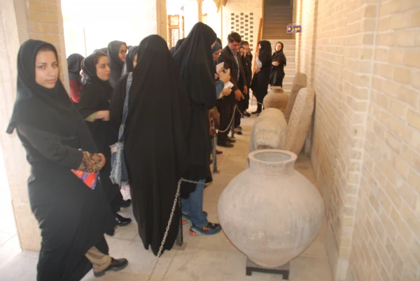بازدید دانشجویان پردیس کوثر از موزه باستان شناسی  یاسوج  2