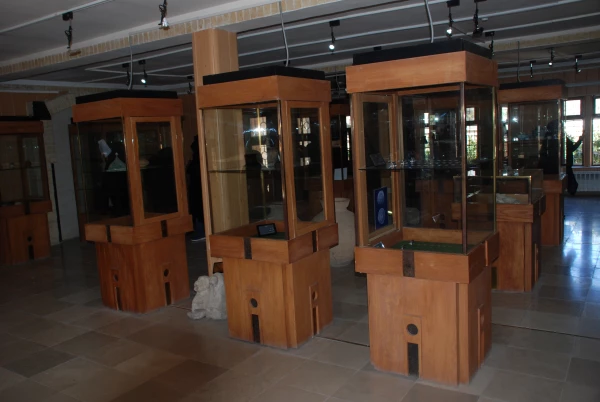 بازدید دانشجویان پردیس کوثر از موزه باستان شناسی  یاسوج 4