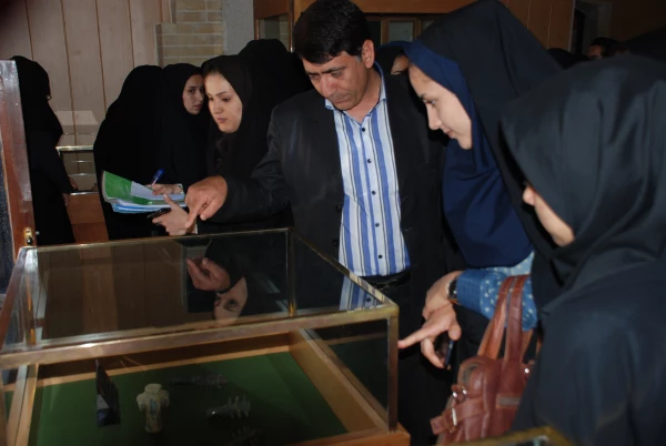 بازدید دانشجویان پردیس کوثر از موزه باستان شناسی  یاسوج 7