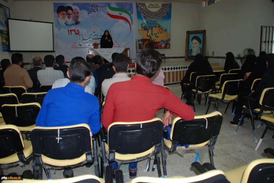 برگزاری محفل هم اندیشی اساتید راهنما ، مدیران و معلمین راهنمای مدارس مجری طرح کارورزی با ح سر کار خانم احمدی مشاور سرپرست دانشگاه فر هنگیان در پردیس 8