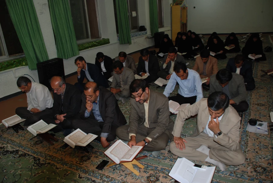 برگزاری محفل انس با قرآن بسیج اساتید دانشگاه فرهنگیان استان در پردیس کوثر
                                                                                         
 5