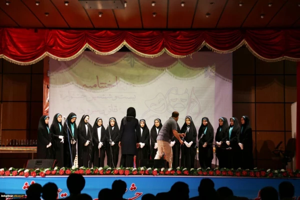برگزاری اختتامیه بیست و ششمین جشنواره تئاتر و سرود دانشجو معلمان دختر دانشگاه فرهنگیان سراسر کشور در یاسوج

 2