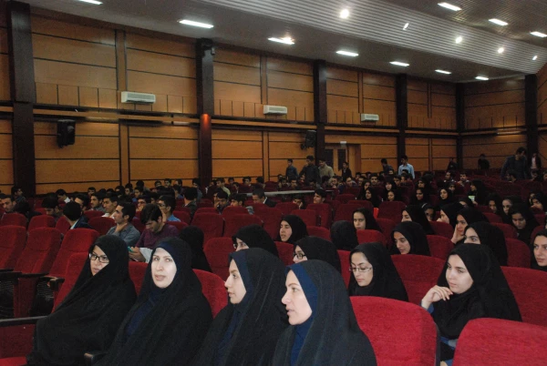 برگزاری نشست دانشجویی با محوریت نماز  3