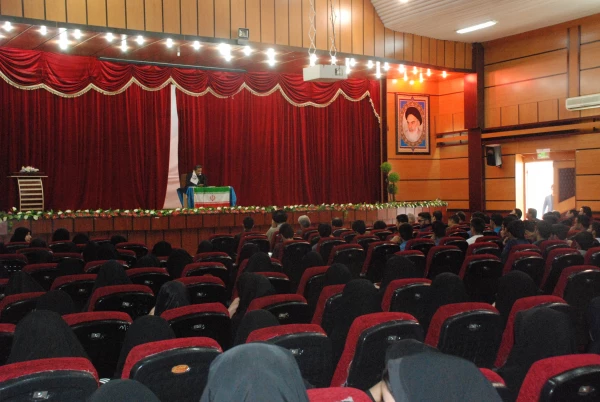 برگزاری نشست دانشجویی با محوریت نماز  4