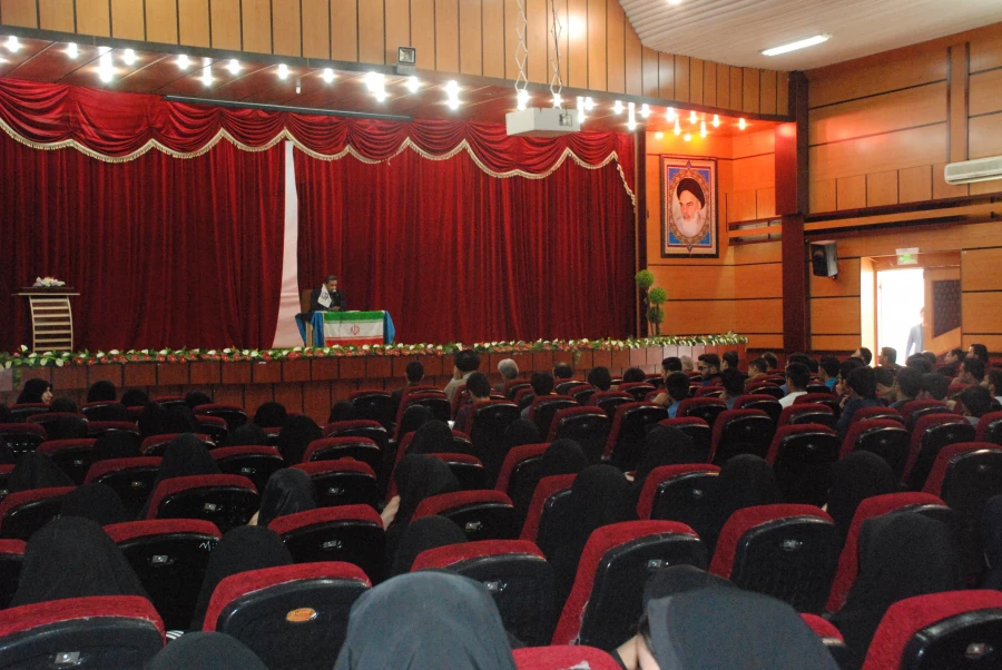 برگزاری نشست دانشجویی با محوریت نماز  4