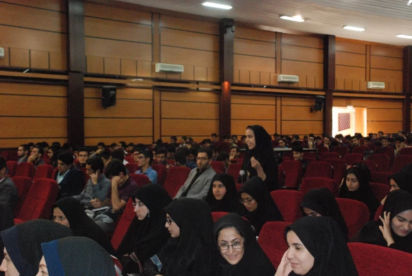 برگزاری نشست دانشجویی با محوریت نماز  6