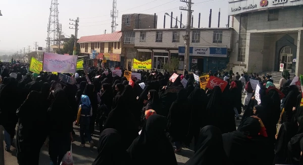 گزارش تصویری حضور دانشجویان پردیس کوثر در راهپیمایی سیزده آبان در یاسوج 2