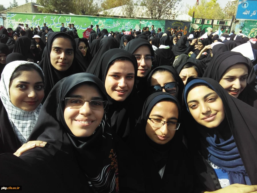 گزارش تصویری حضور دانشجویان پردیس کوثر در راهپیمایی سیزده آبان در یاسوج 2