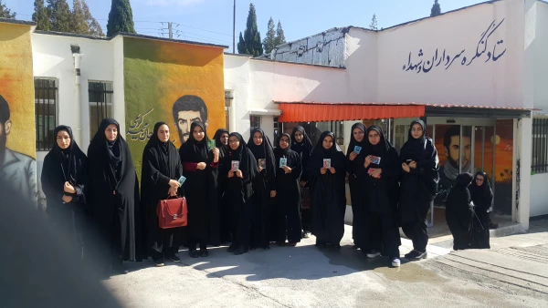 بازدید از نمایشگاه دفاع مقدس ( دستاوردهای اولین کنگره ملی 1880 شهید استان ) 2