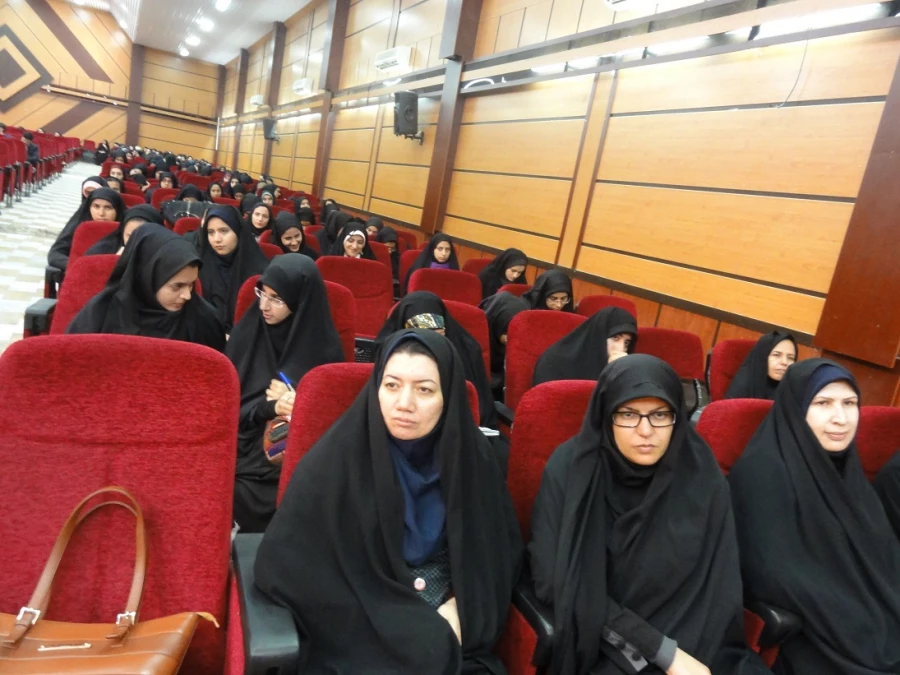 حضور مسئولان و دانشجو معلمان پردیس کوثر در سمینار علمی ارتباط دانشگاه با جامعه، شرکت ها و سازمان های دانش بنیان