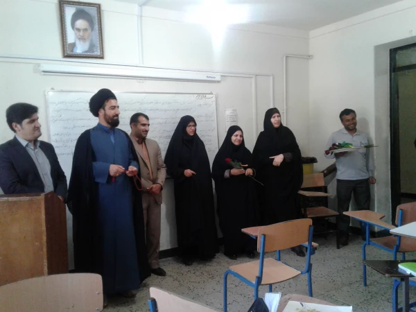 گزارش تجلیل و تکریم از اساتید پردیس کوثر در روز معلم 4