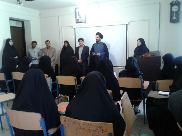 گزارش تجلیل و تکریم از اساتید پردیس کوثر در روز معلم 5