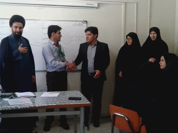 گزارش تجلیل و تکریم از اساتید پردیس کوثر در روز معلم 7