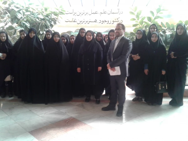 به مناسبت هفته کتاب و کتابخوانی برگزار شد:

بازدید دانشجویان پردیس کوثر یاسوج از کتابخانه مرکزی یاسوج 3