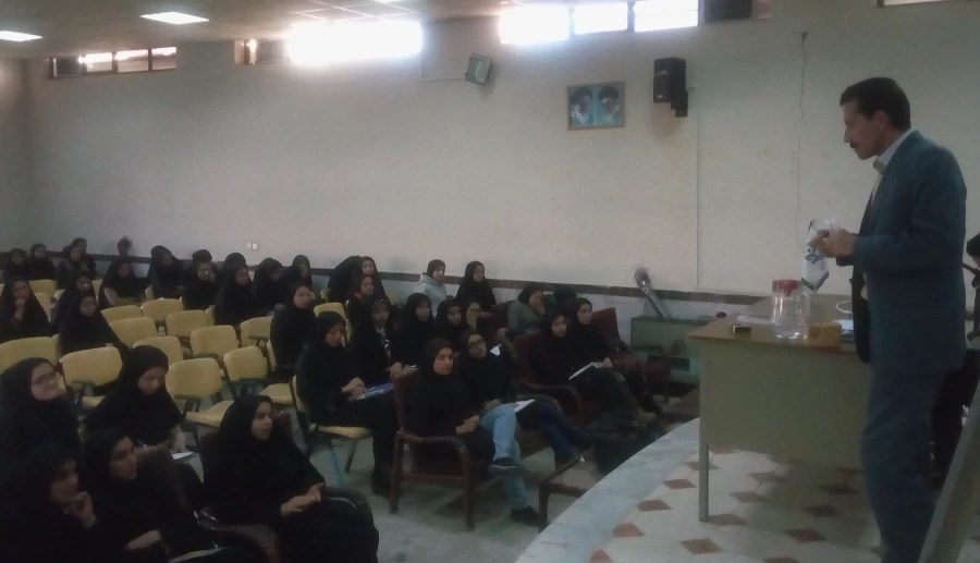 به مناسبت هفته پژوهش برگزار شد:

برگزاری کارگاه آیین نگارش در مقاله نویسی 2