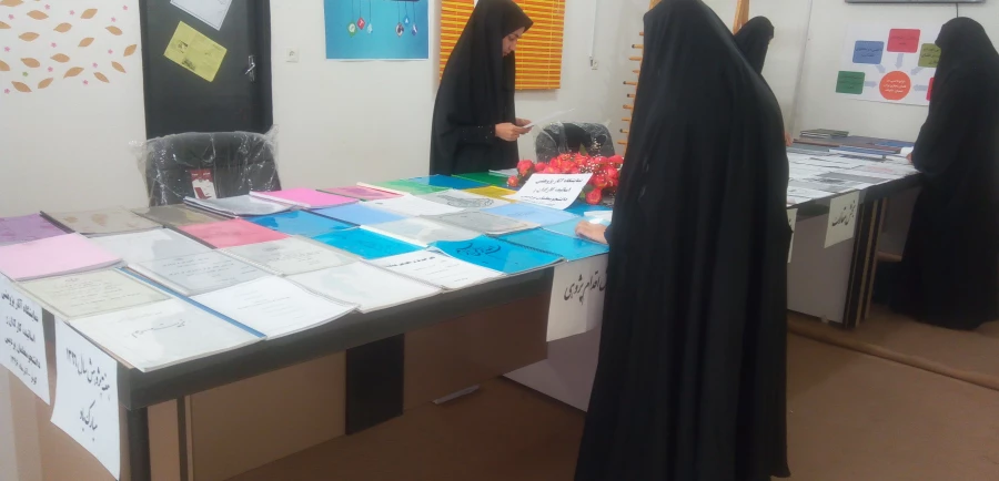 به مناسبت هفته پژوهش برگزار شد:

نمایشگاه آثار پژوهشی استادان، کارکنان و دانشجومعلمان پردیس کوثر 3