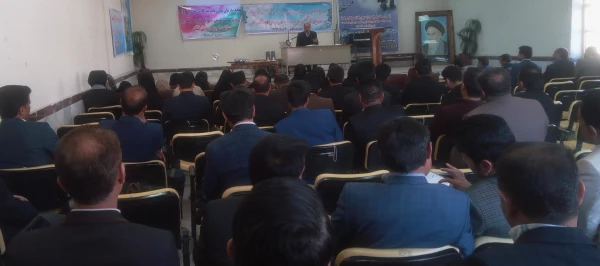 برگزاری دوره بازآموزی مدیریت کلاس های چندپایه و برنامه آموزشی تلفیقی و فراگیر ویژه مدرسان میانی استان کهگیلویه و بویراحمد و دانشجومعلمان ورودی 93 دانشگاه فرهنگیان 3