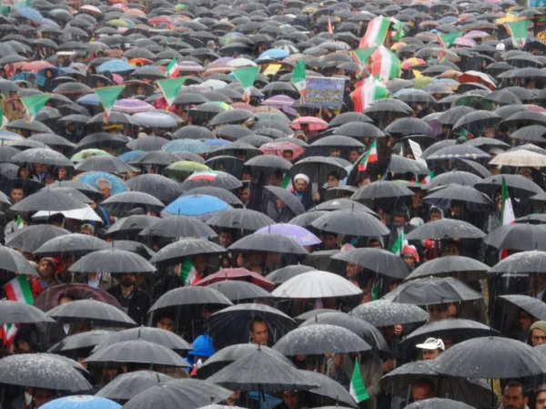 حضور مسئولین و کارکنان پردیس کوثر در راهپیمایی پر شکوه 22 بهمن 3