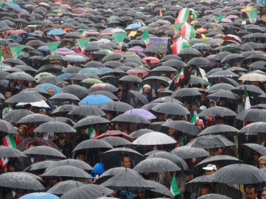 حضور مسئولین و کارکنان پردیس کوثر در راهپیمایی پر شکوه 22 بهمن 3