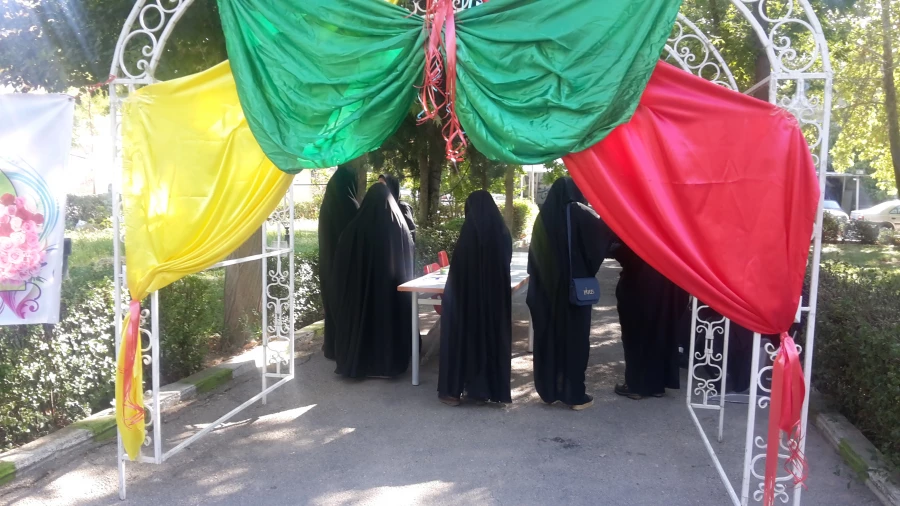 ثبت نام حضوری پذیرفته شدگان دانشگاه فرهنگیان در آزمون سراسری سال 98 در پردیس کوثر انجام شد 3