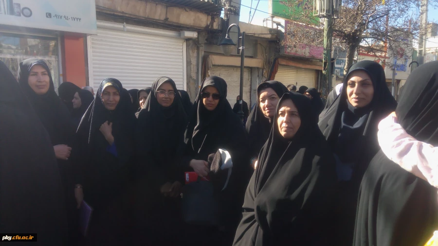 حضور مسئولین، اساتید و کارکنان پردیس کوثر در راهپیمایی پر شکوه 9 دی ماه 1398 2